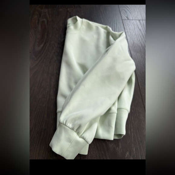 Lululemon softstreme Sweatshirt - Picture 7 of 8